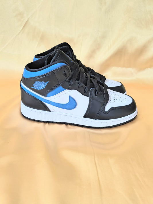 Air Jordan 1 Mid "Racer Blue" Size 6.5Y