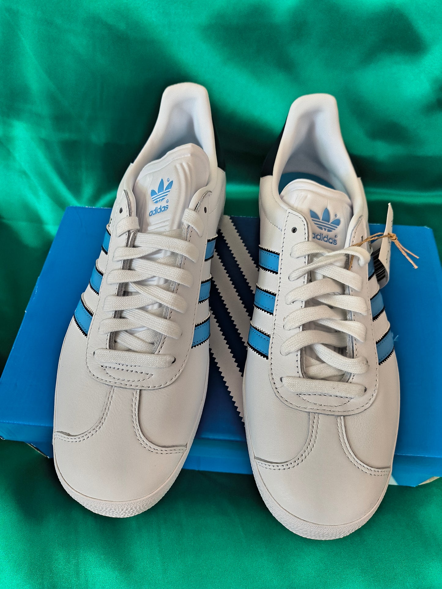 Adidas Gazelle " White Blue Burst" size 8.5