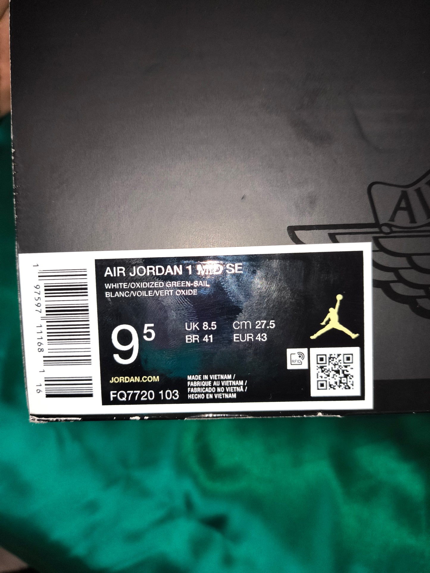 Air Jordan 1 Mid "Oxidized Green" Size 9.5