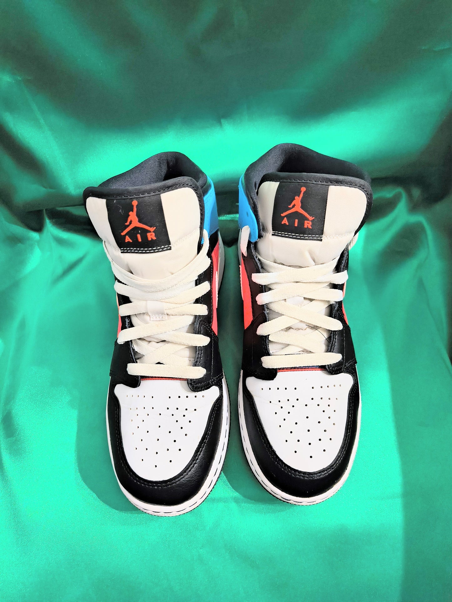 Air Jordan 1 Mid "Tri-Color Ribbons" Size 7y