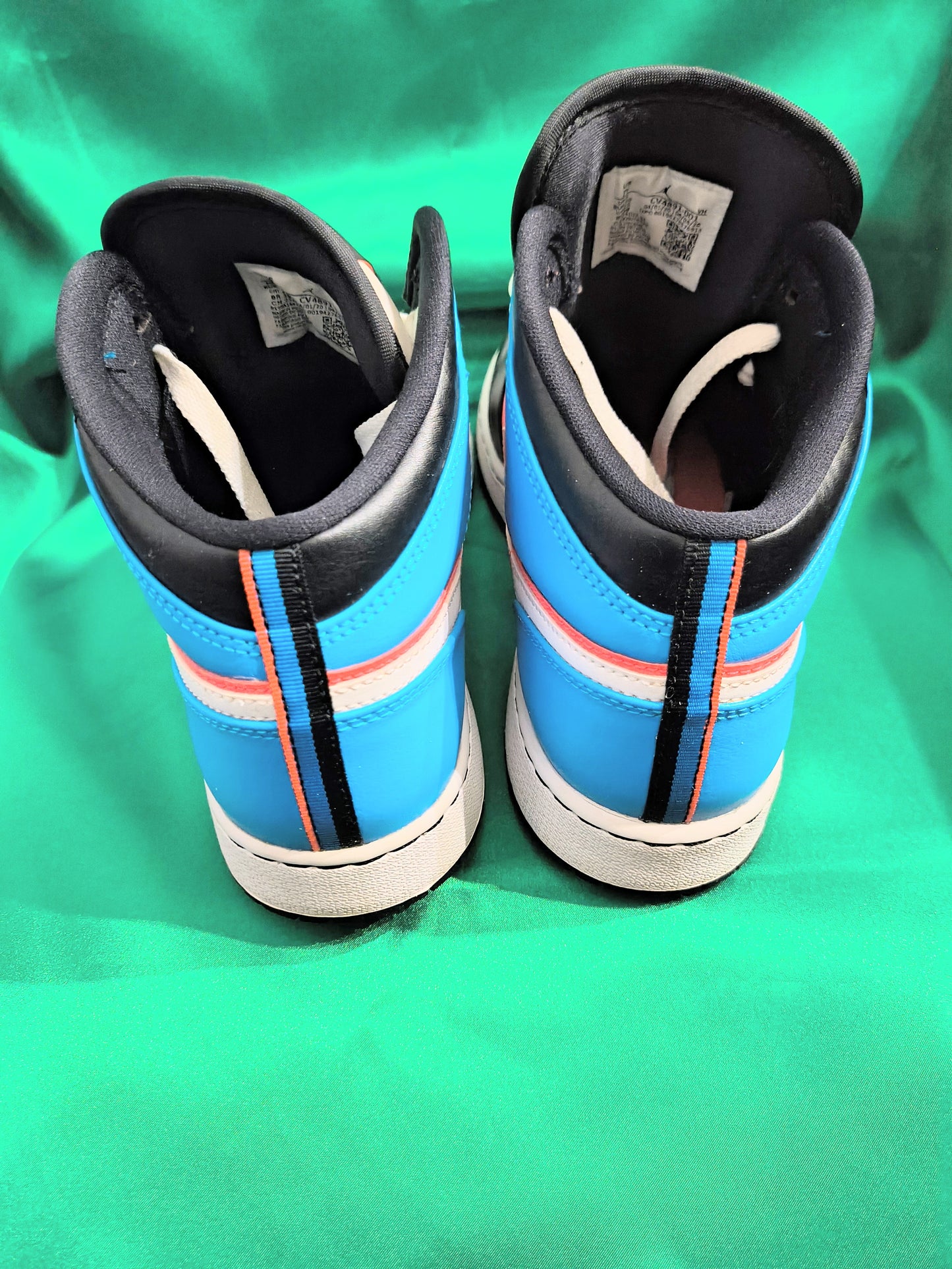 Air Jordan 1 Mid "Tri-Color Ribbons" Size 7y